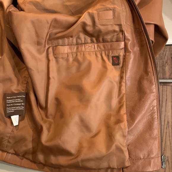 Danier leather jacket - Picture 9 of 12